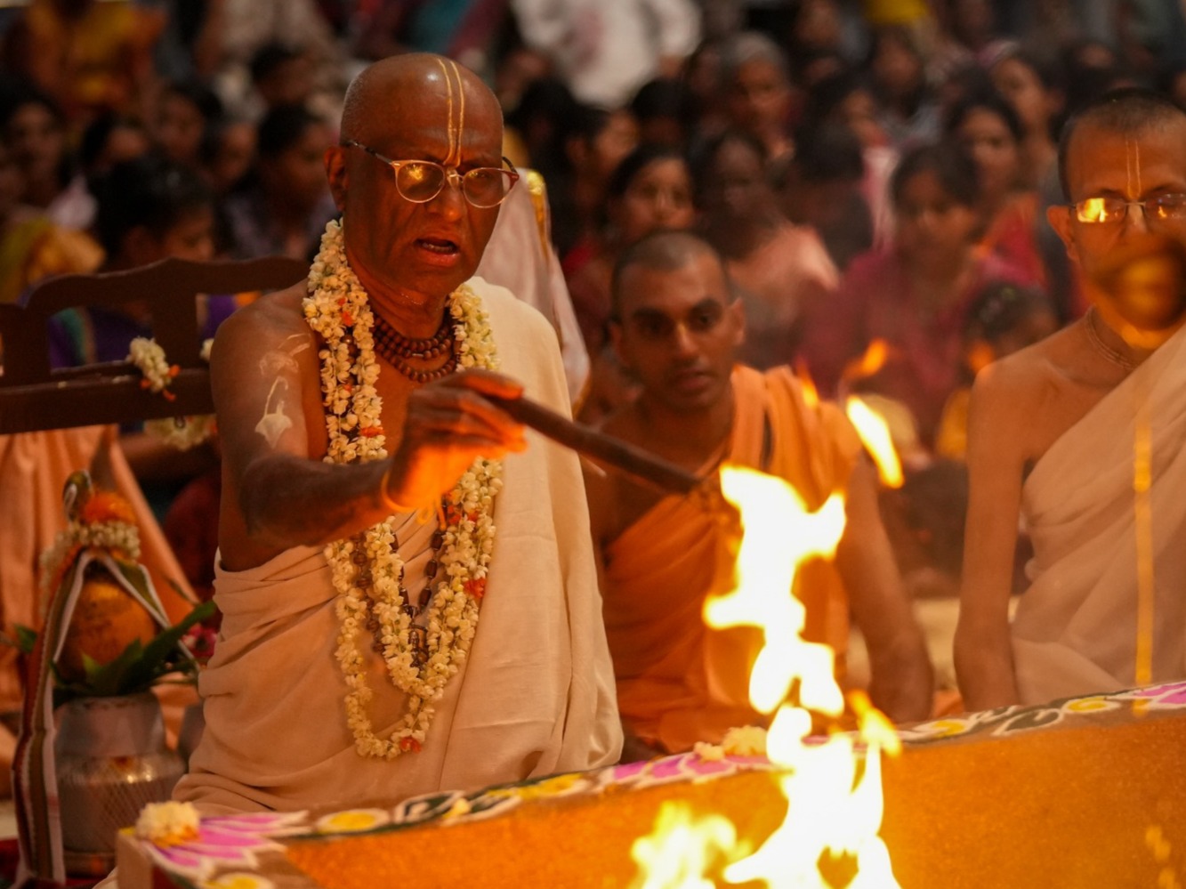 ಬ್ರಹ್ಮೋತ್ಸವದ ಅಂಗವಾಗಿ ವೈನತೇಯ ಹೋಮ ಮತ್ತು ಪಟ ಪ್ರತಿಷ್ಠಾಪನೆ